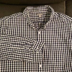 Long sleeve Mens button-down shirt